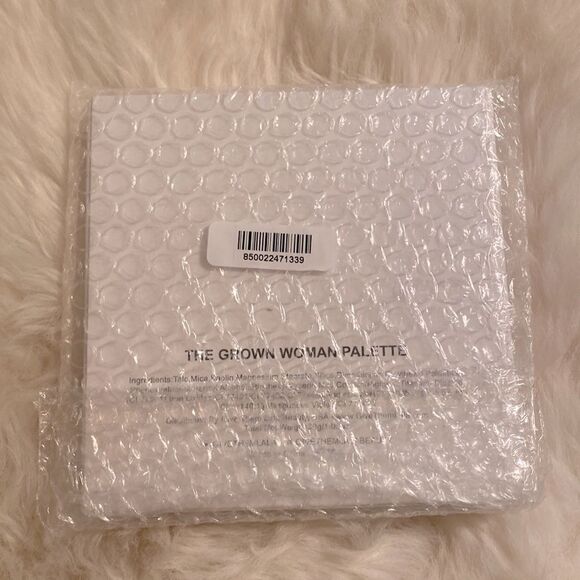 GIVE THEM LALA BEAUTY 9 Eyeshadow Palette in The Grown Woman. Full Size. NEW - Picture 9 of 10